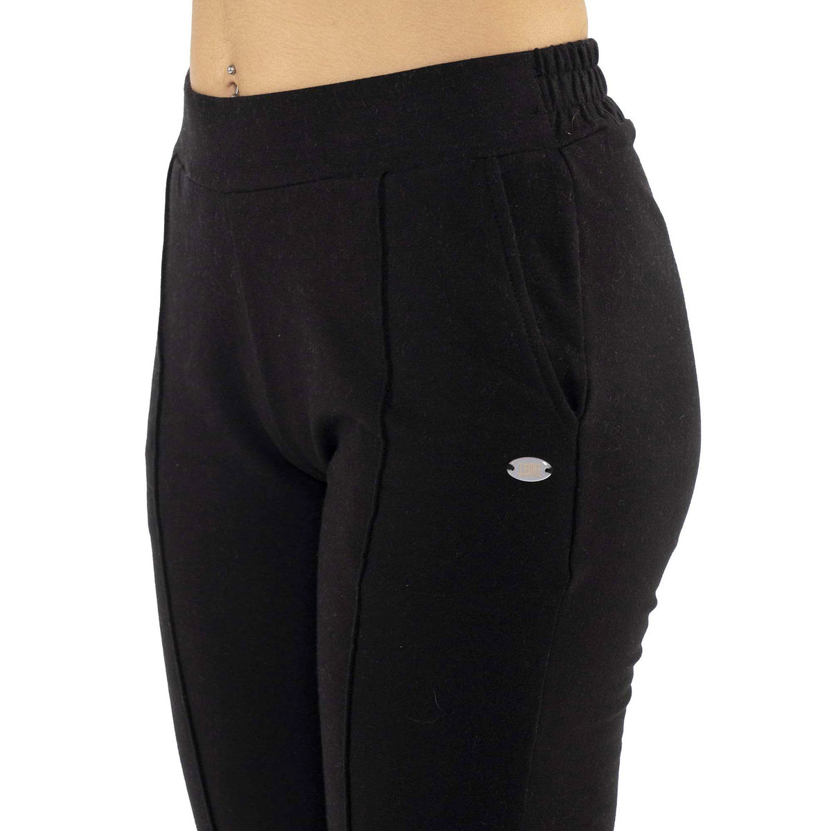WOMAN_SWEATPANTS_PEARL_W6142P9F03_09_Image_3
