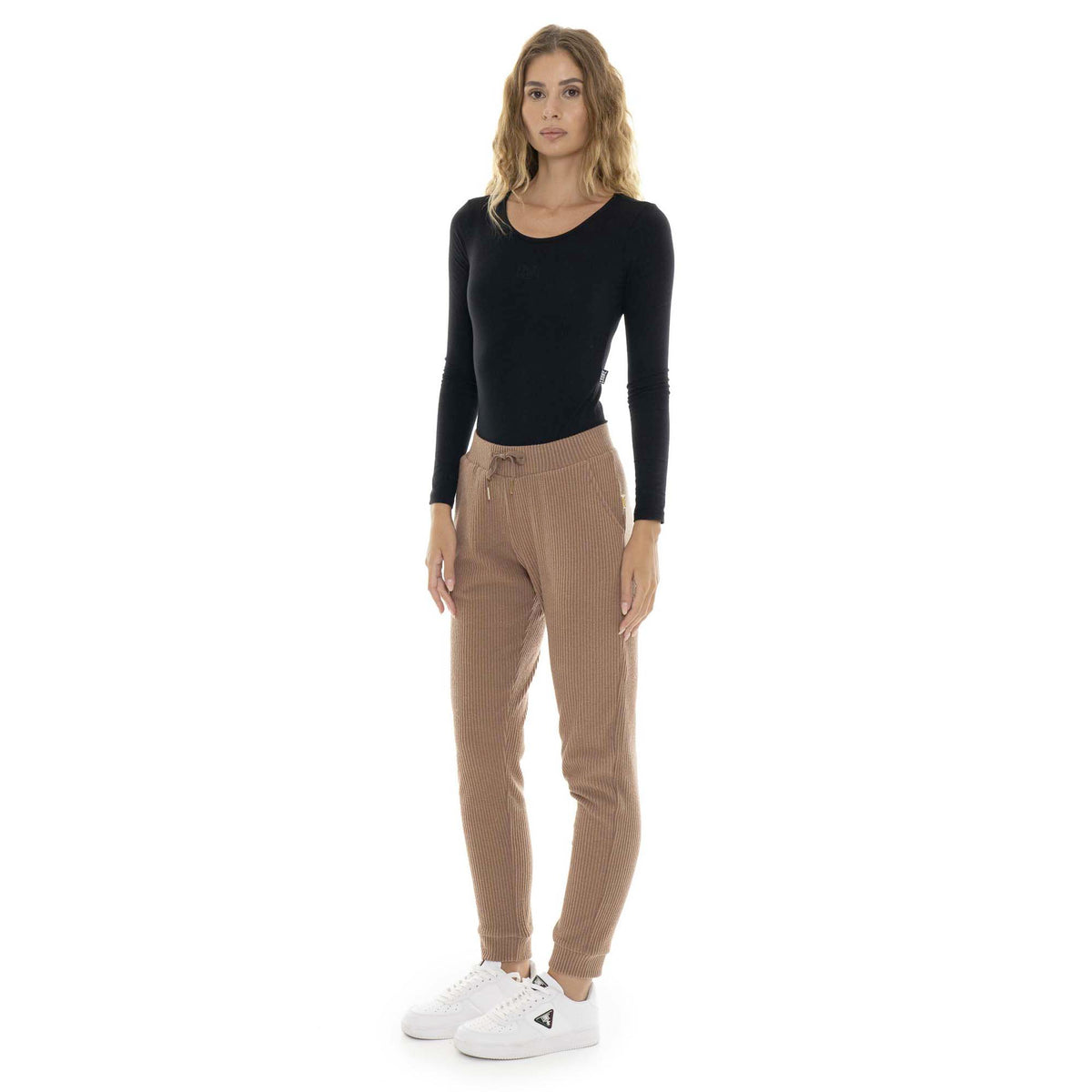 WOMAN_SWEATPANTS_RELAXED_W6174P9R08_191_Image_2