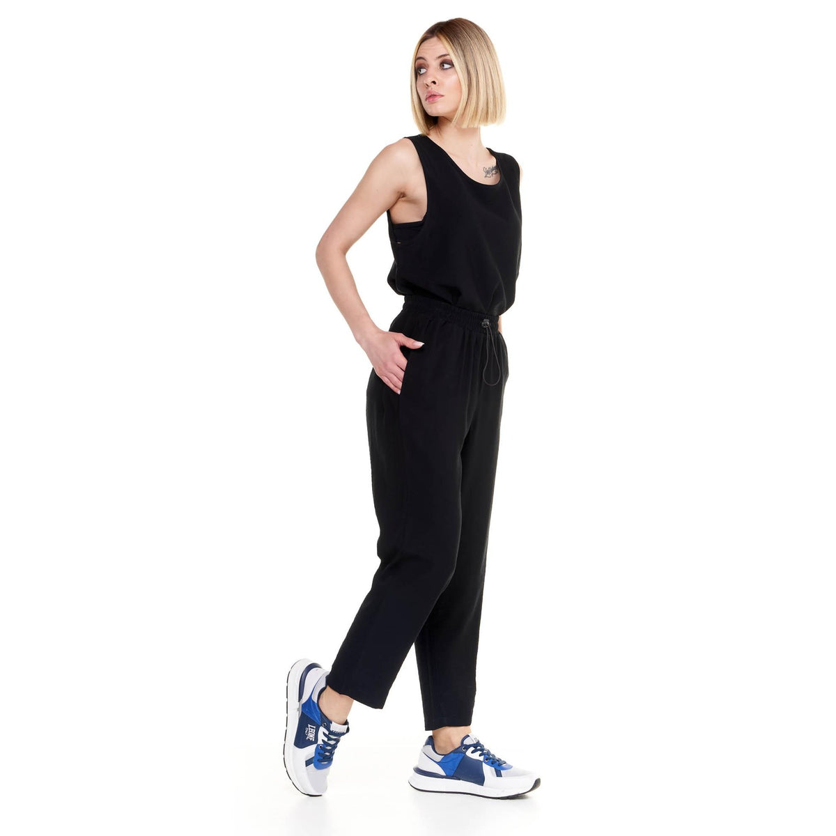 WOMAN_SWEATPANTS_SPARKLY_W3825P4R03_09_Image_4