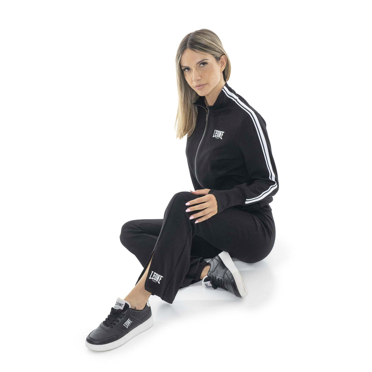 WOMAN_TRACKSUITS_BLACKWHITE_W6558A10N00A_09_Image_5
