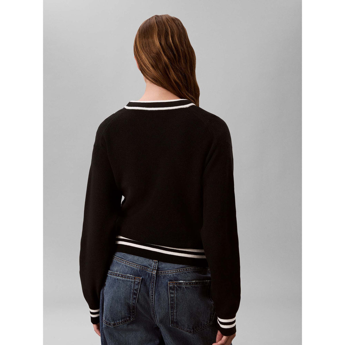 WOVEN_LABEL_CREWNECK_LV047H303G_UB1_Image_3