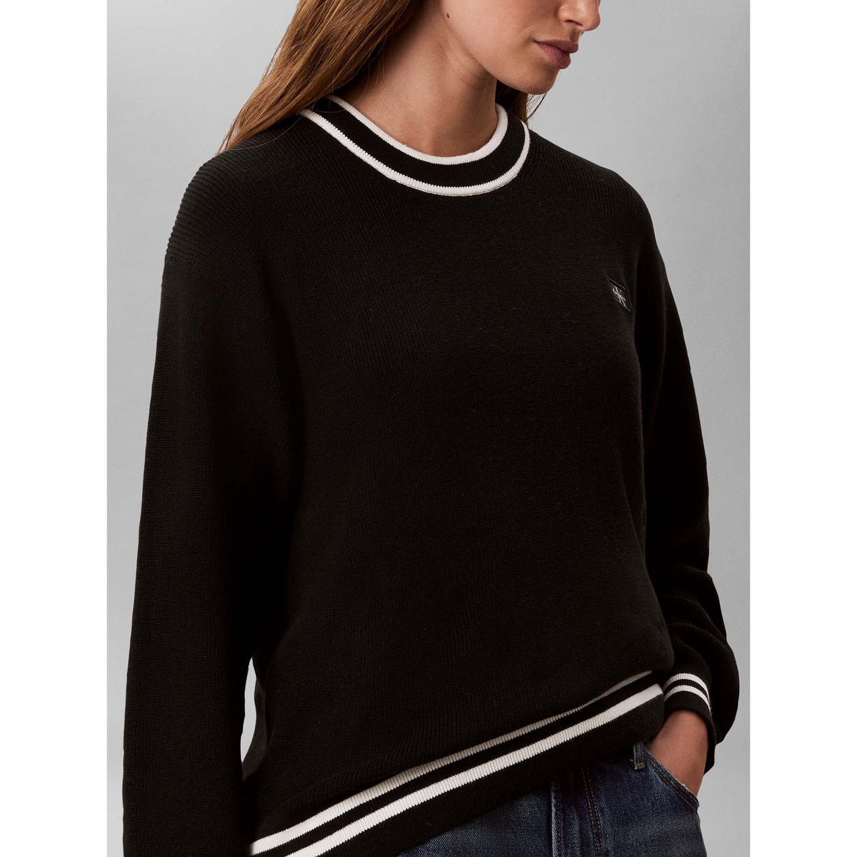 WOVEN_LABEL_CREWNECK_LV047H303G_UB1_Image_5