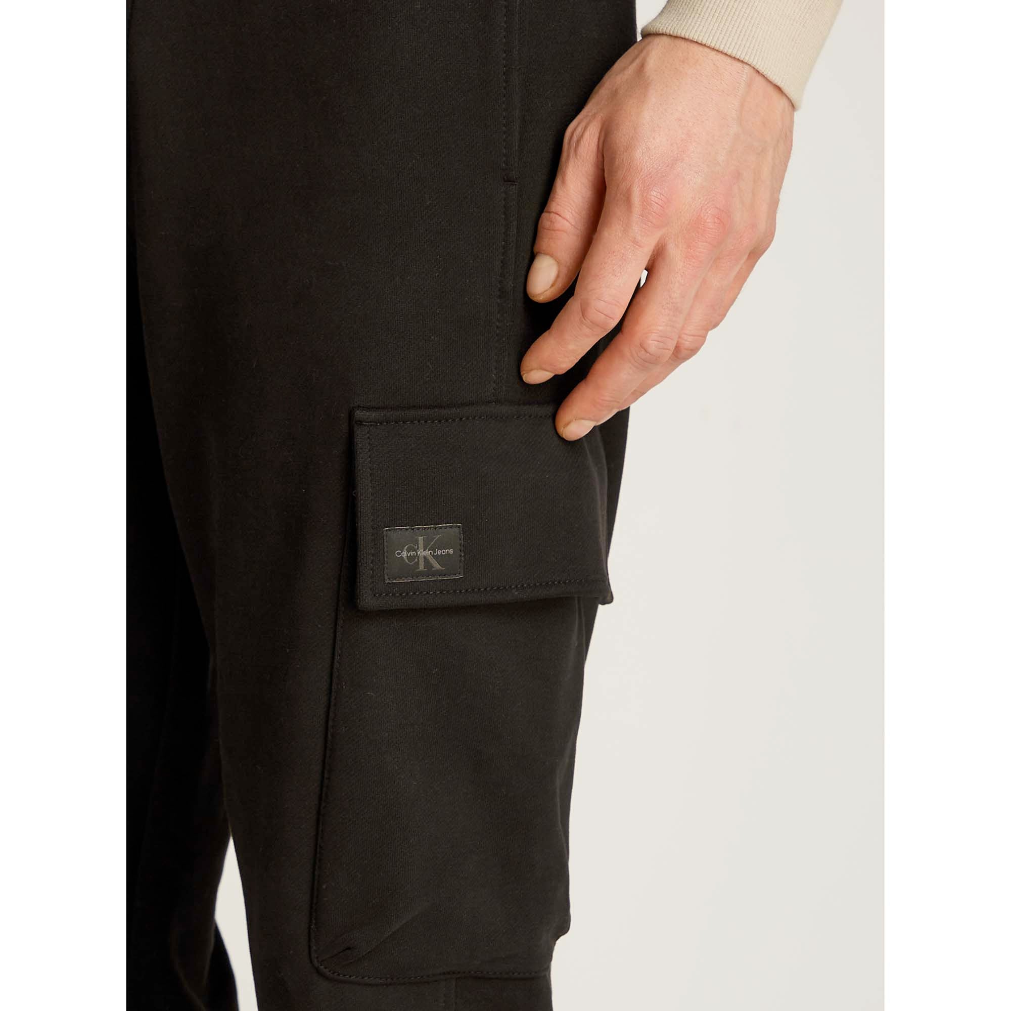 WOVEN_LABEL_HWK_PANT_J30J326762_BEH_Image_5