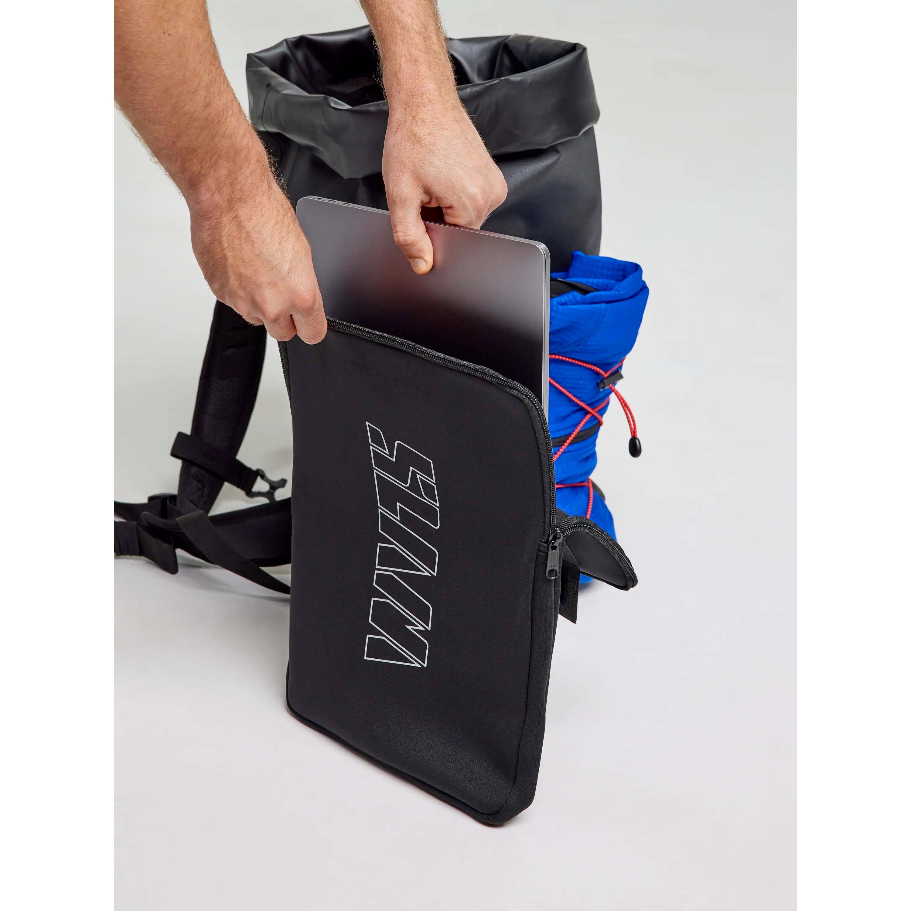 WR_BACKPACK_A463003S00_W01_Image_9