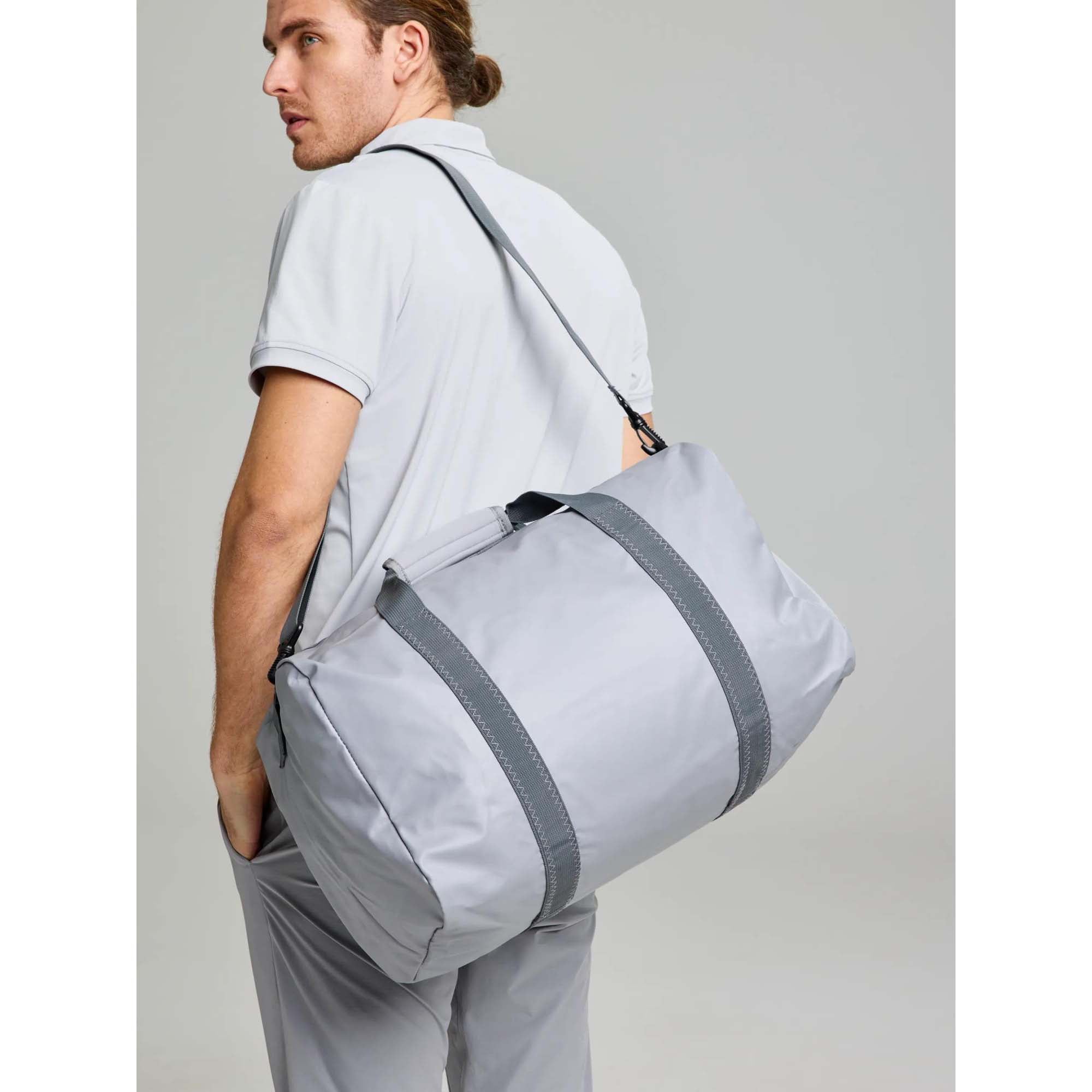 WR_DUFFLE_BAG_M_A463004S00_W05_Image_2