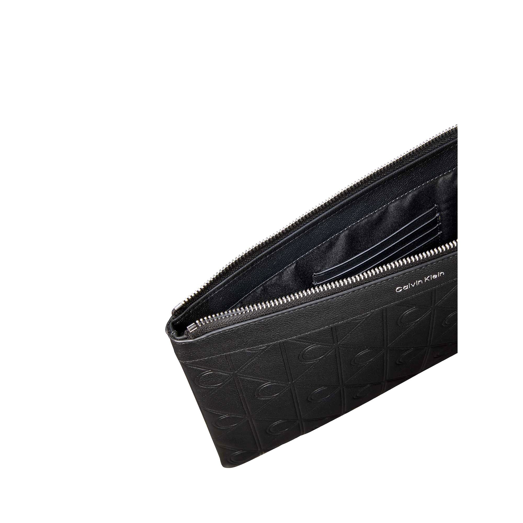 XL_EMBLEM_AOP_EMBOSS_MEDIUM_ZIP_LV04D1180G_UB1_Image_3